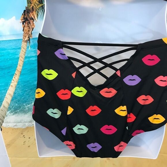 Torrid Lips Pattern High-Rise Strappy Back Swim Bottom 2X - Picture 3 of 11